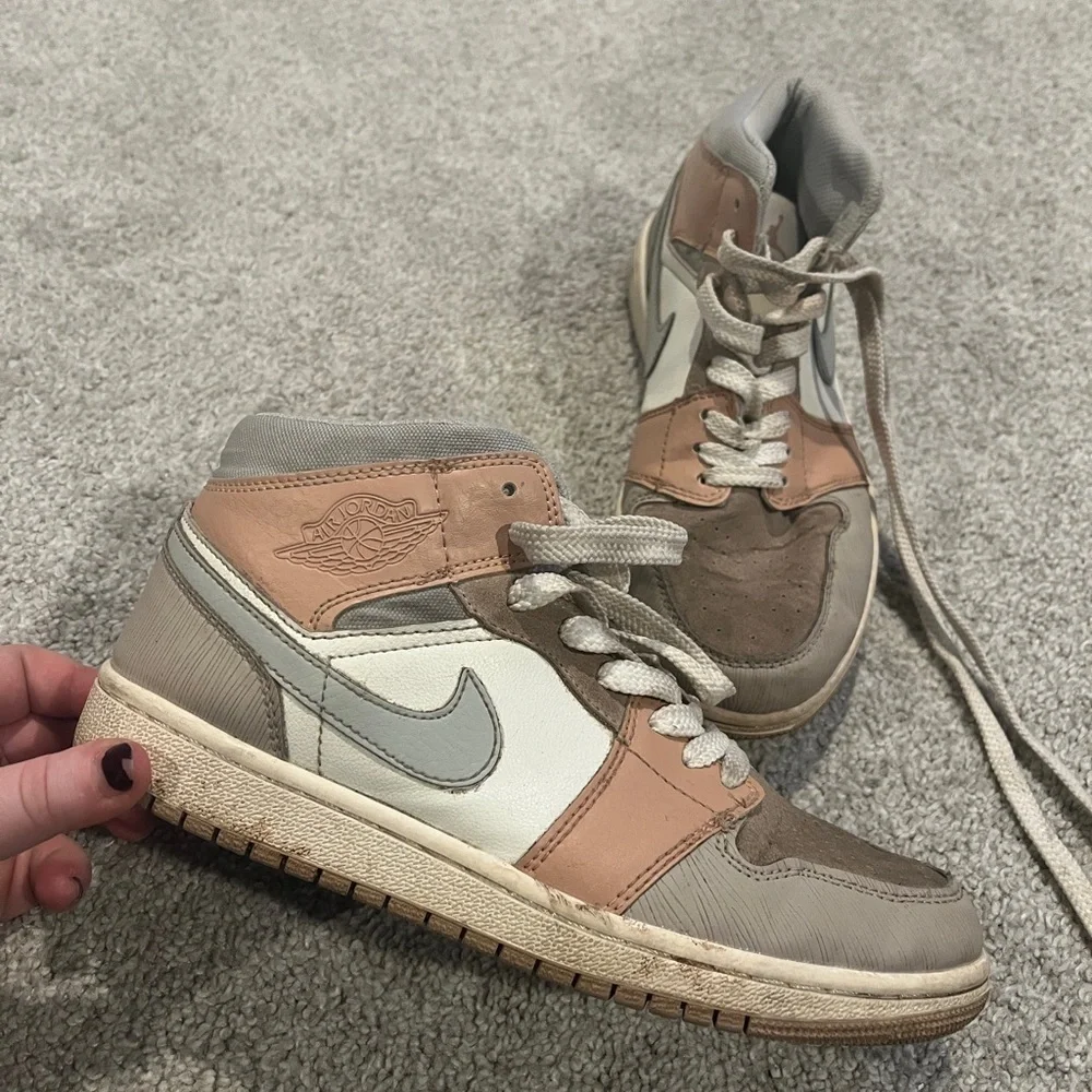Nike‎ Size Youth 7 Air Jordan 1 Mid Milan CV3044-100 Lace-Up Sneakers in Tan